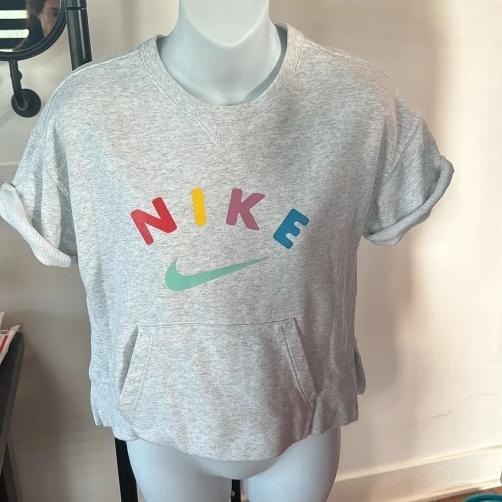 NIKE Kids Girls Cropped Short Sleeve Sweatshirt Size XL Short Sleeve Top
